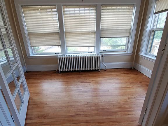 2nd image of 2009 Aldrich Ave S #6
