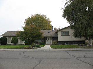802 N Quillan St, Kennewick, WA 99336