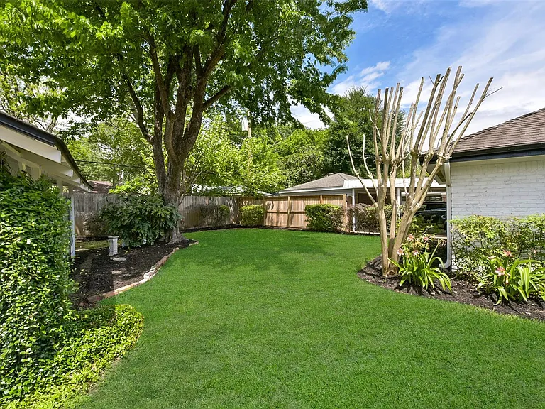 5946 Valkeith Dr — Photo 31
