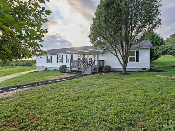 184 Mountain Shadow Ln, Hendersonville, NC 28792