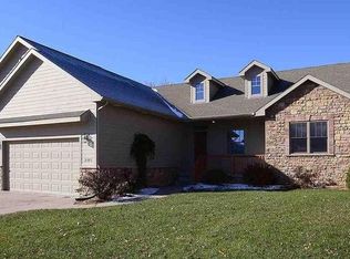 208 S 197th St, Elkhorn, NE 68022