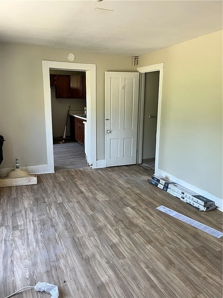 Studio, 1.0 bath, 2540 sqft, $925 — Photo 3