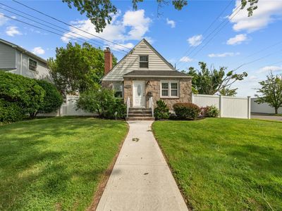 1779 Aladdin Avenue, New Hyde Park, NY, 11040