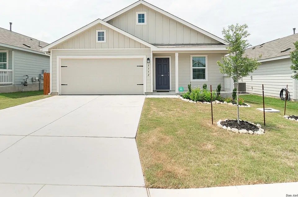 5352 Forbs Ln