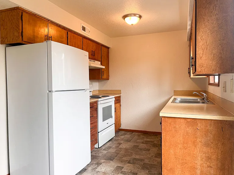 155 S 8th St #1-8 — Photo 5