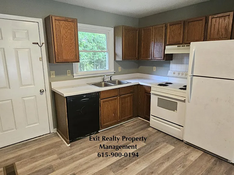 210 Garden St — Photo 2