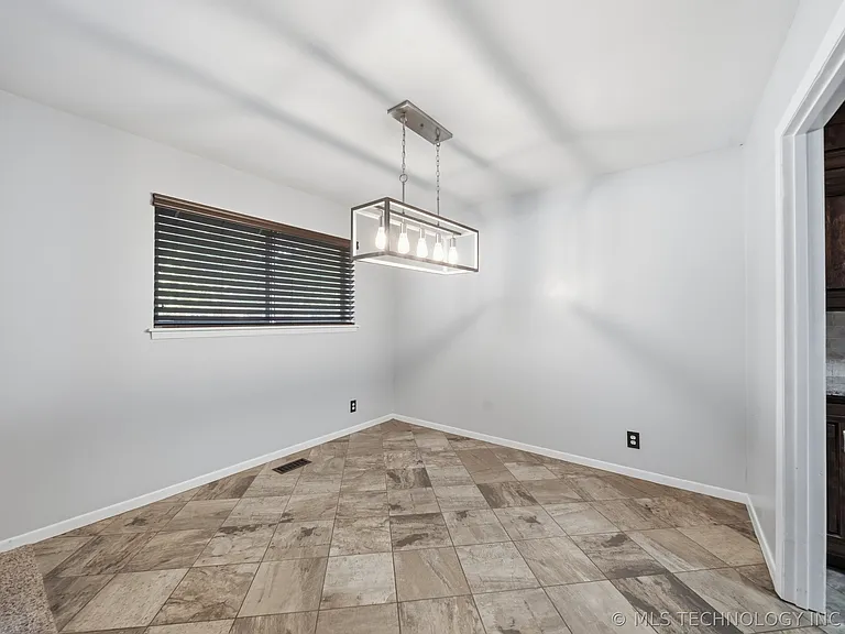 5811 E 61st Pl — Photo 12