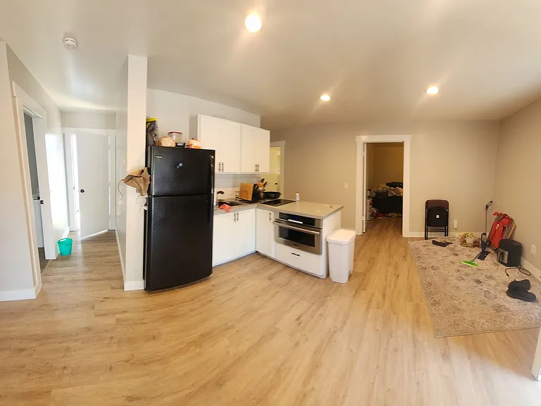 550-554 556 Foothill Blvd — Photo 17