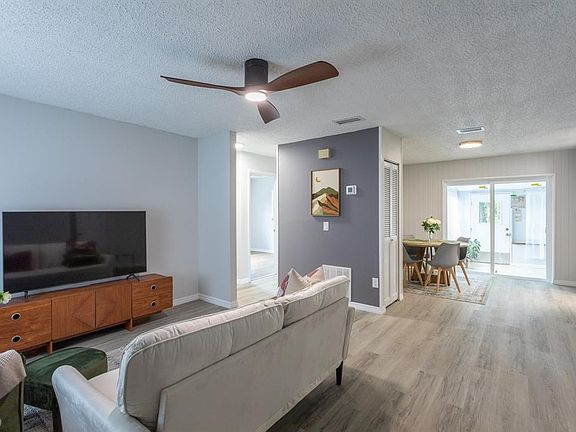 3rd image of 1110 Fatio Rd