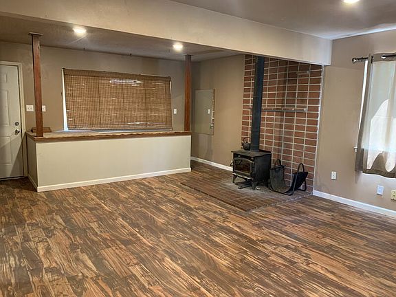 4th image of 4924 Golden St