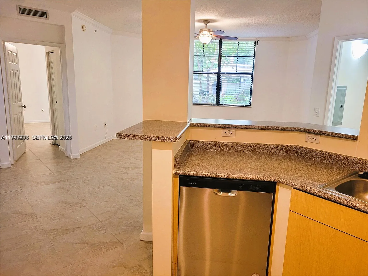 Regent Park Condo — Photo 3