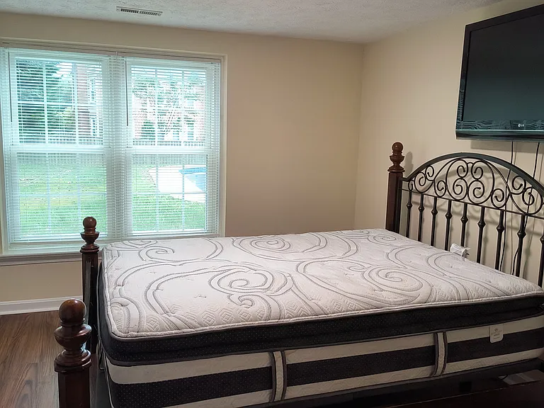 17507 Applewood Ln — Photo 1