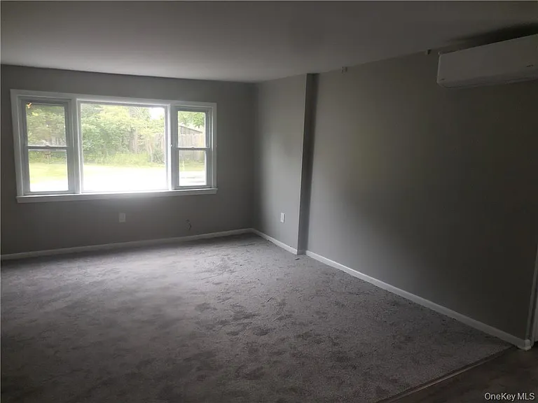 41 Willow Ave — Photo 6