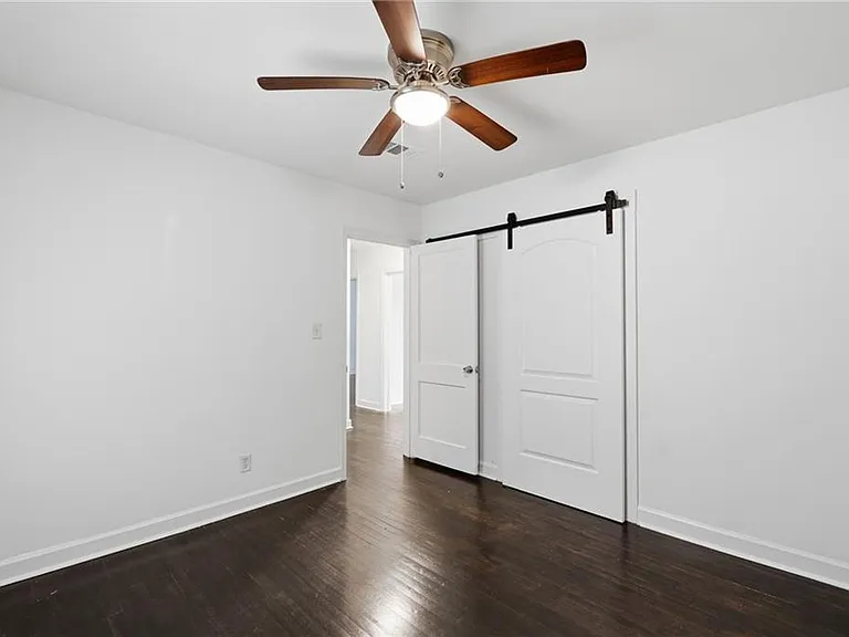 2035 Miriam Ln — Photo 12