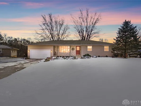 17144 Sunset Dr, Sidney, OH 45365