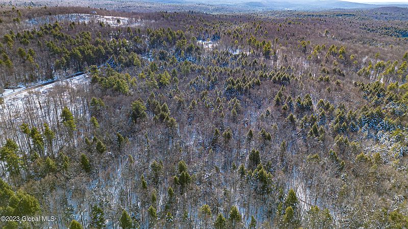 4th image of 527 Madonna Lake Road