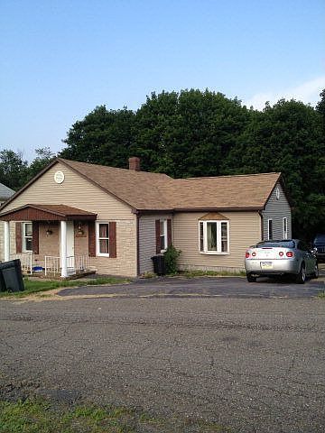 2nd image of 10 Sherwood Dr