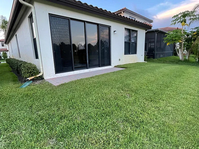 5447 Useppa Dr — Photo 37