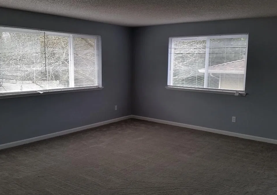 1624 S Kent Des Moines Rd #2