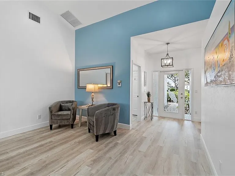 7112 Falcons Glen Blvd — Photo 12