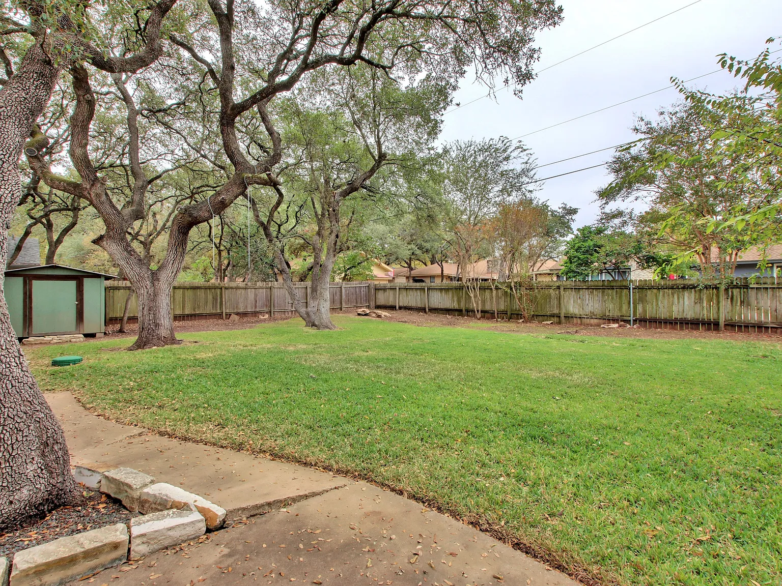 3 bed, 1339 sqft, $2,100 — Photo 3