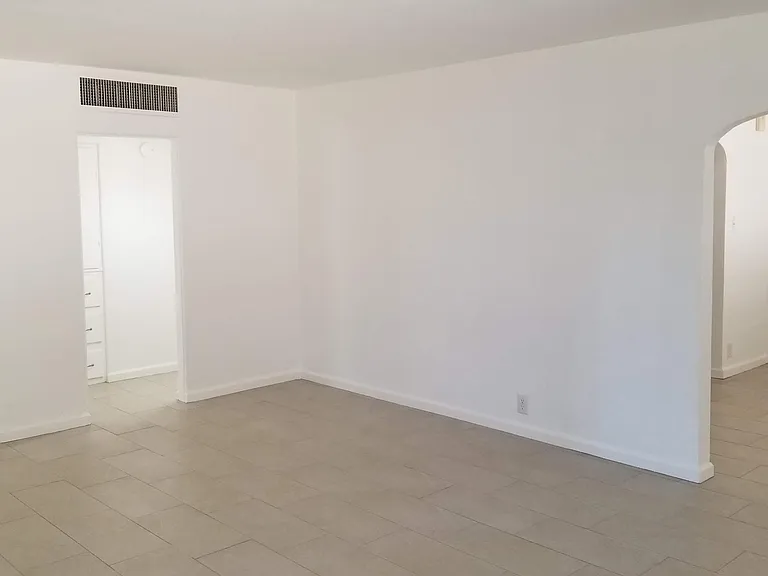 2132 E Mulberry Dr — Photo 13