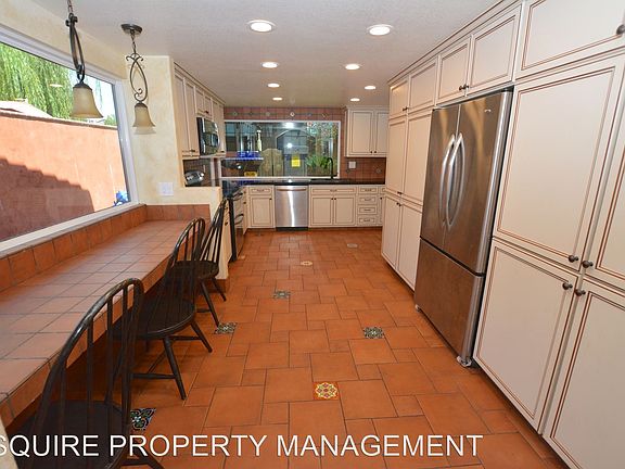 5th image of 1462 N Gracia St