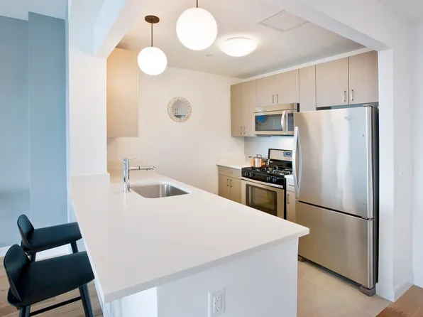 61-55 Junction Boulevard image 2 of 14