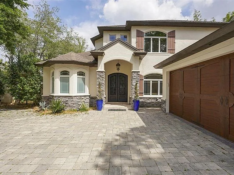 1725 Bonita Ct — Photo 3