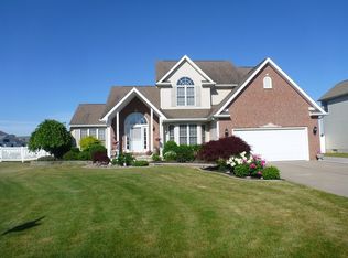7270 Katie Dr, North Tonawanda, NY 14120