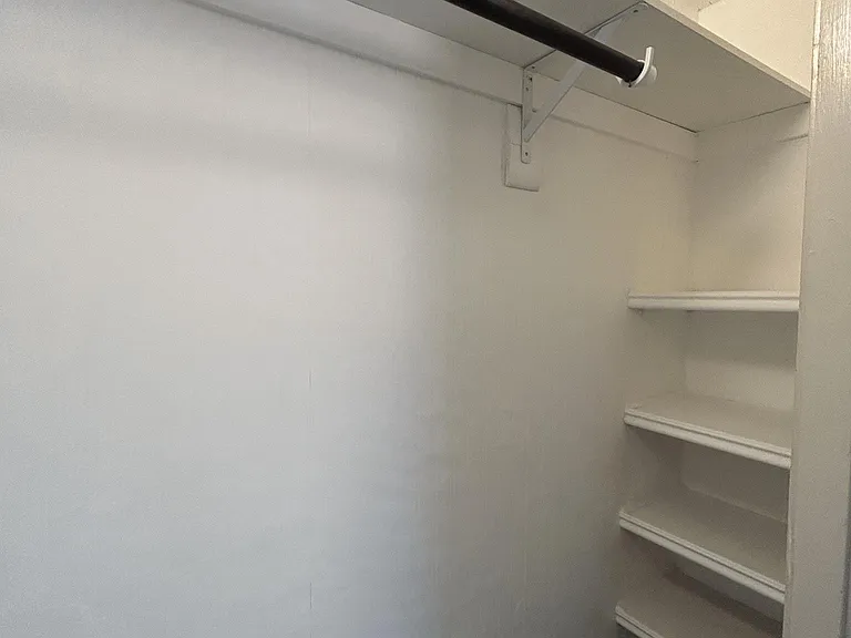 Bed I (Closet)
