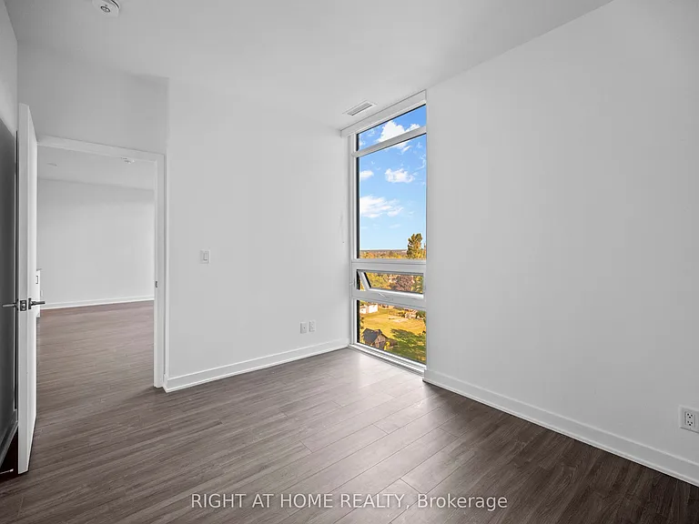 681 Yonge St #630 — Photo 10