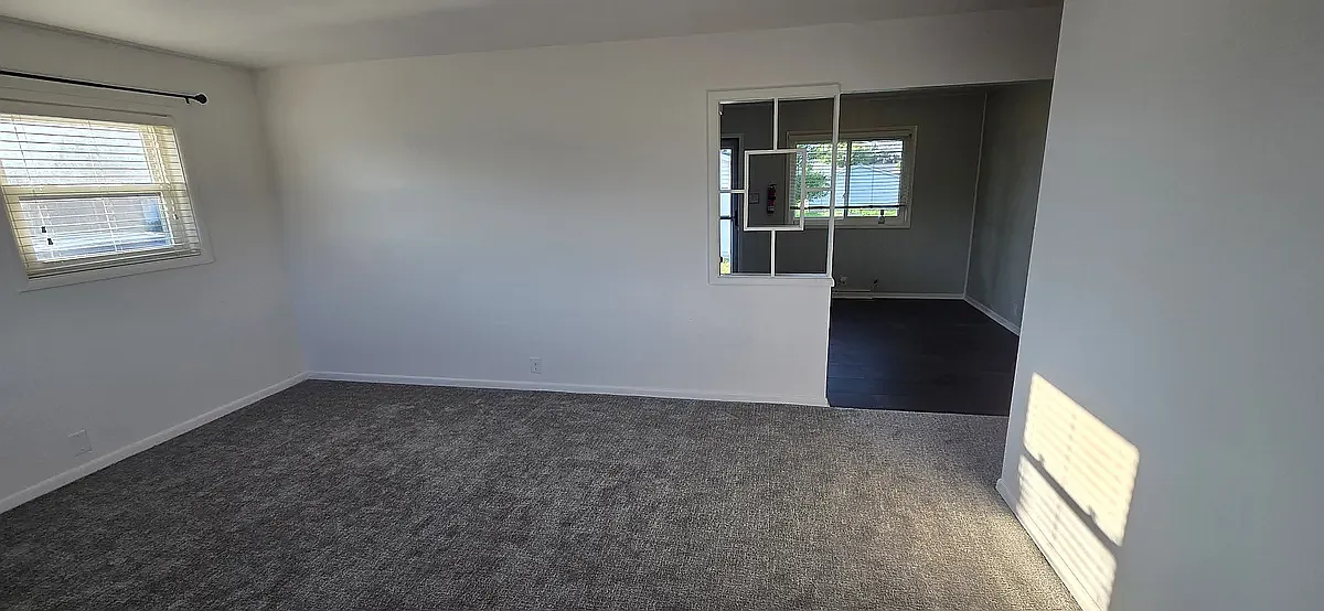 4 bed, 1.5 bath, 2214 sqft, $2,395 — Photo 3