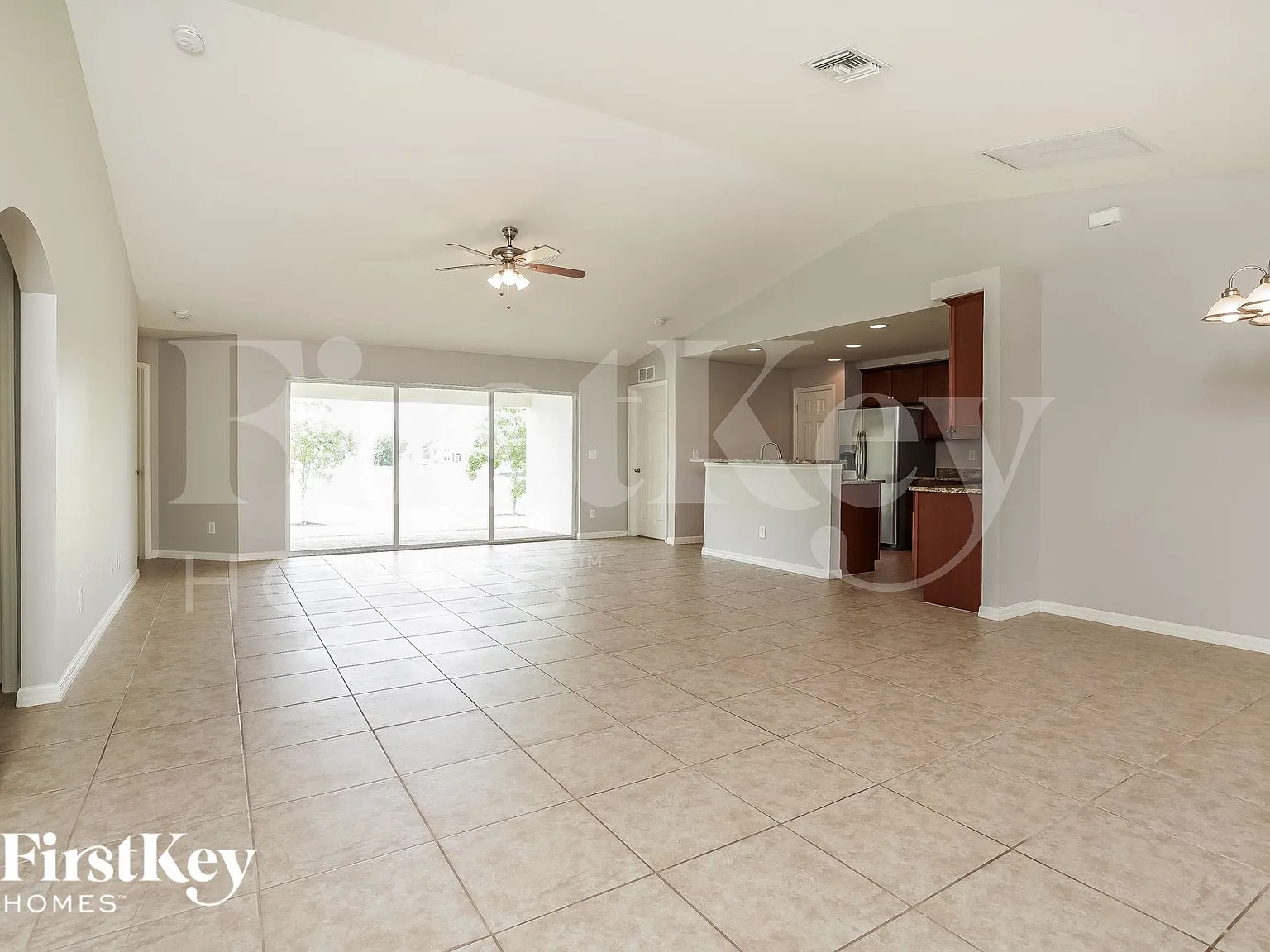 4 bed, 2.0 bath, 1829 sqft, $2,180 — Photo 2