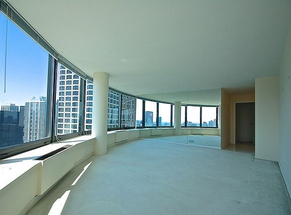 5th image of 155 N Harbor Dr APT 3613