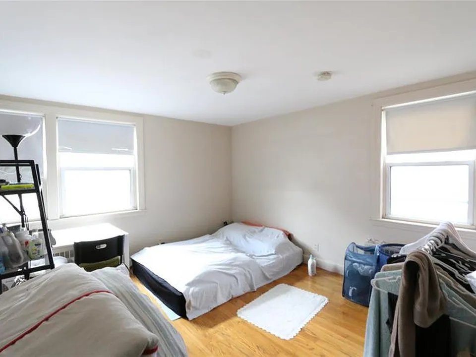 48 Kirkland St #4