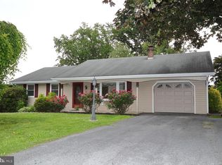 884 Robin Rd, Lancaster, PA 17601