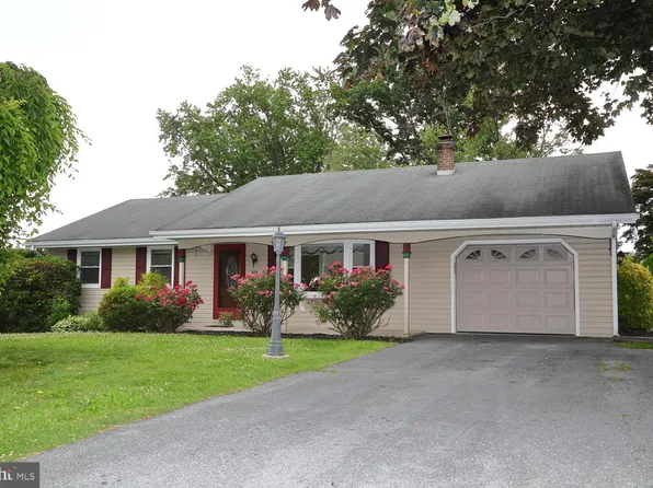 884 Robin Rd, Lancaster, PA 17601