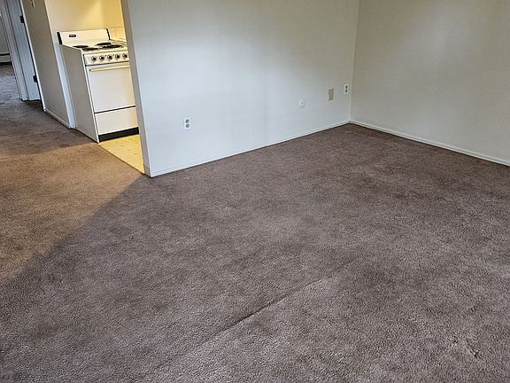 4th image of 1233 Main St APT 9