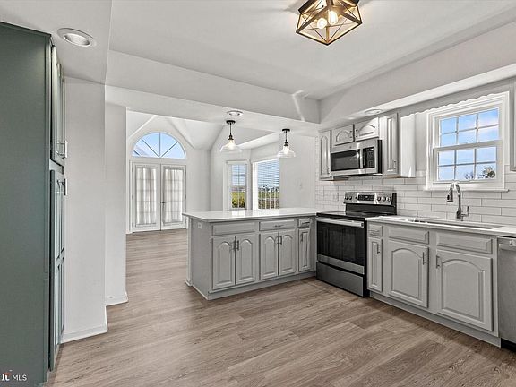 5th image of 116 Greenview Dr