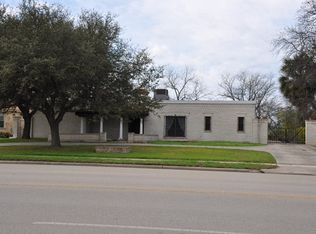 737 N Getty St, Uvalde, TX 78801