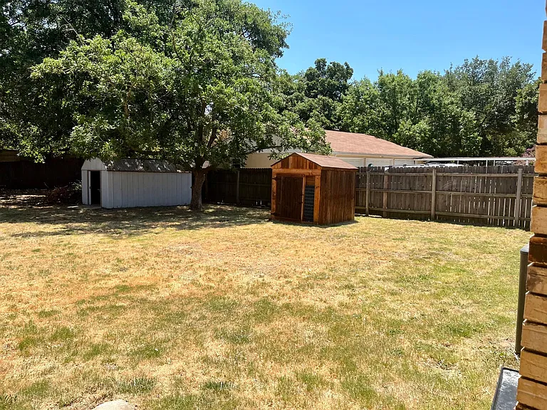 6413 Kingston Dr — Photo 15
