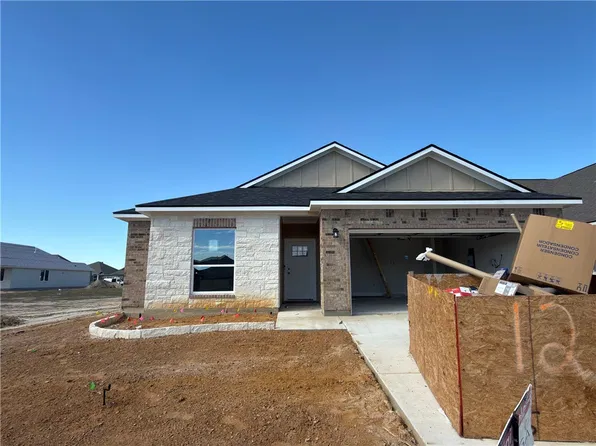1225 Patriot Dr, College Station, TX 77845