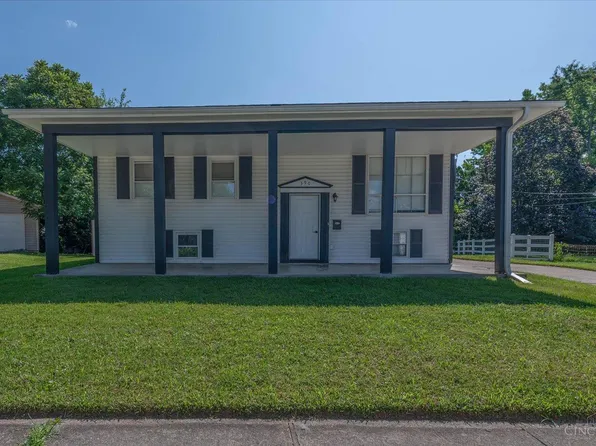390 Sandy Ln, Franklin, OH 45005
