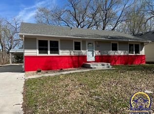 1022 SW Macvicar Ave, Topeka, KS 66604