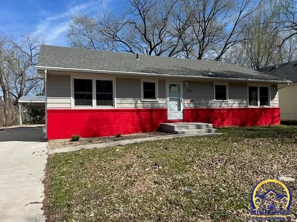 1022 SW Macvicar Ave, Topeka, KS 66604
