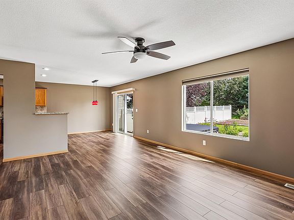 3rd image of 9366 Red Sunset Dr