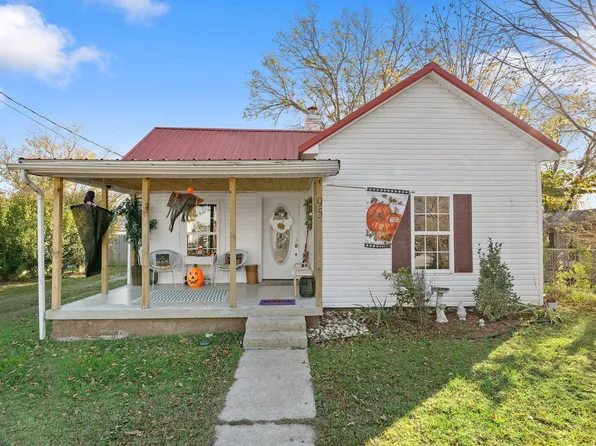 95 Bond St, Irvine, KY 40336