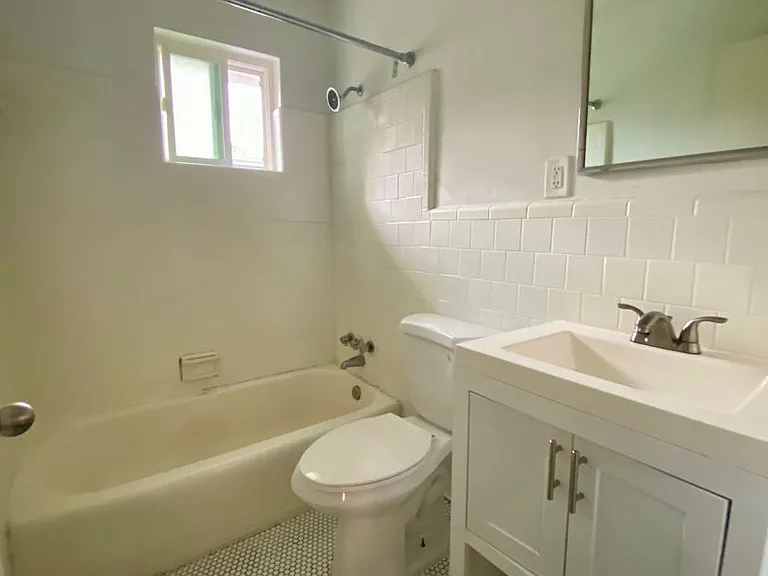 Oak Pointe Apartments — Photo 14