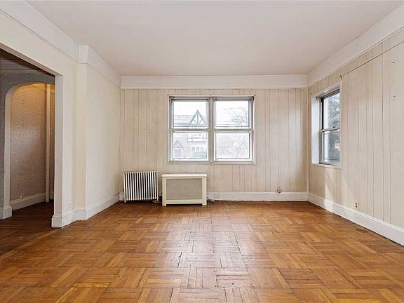 4th image of 8253 166th St